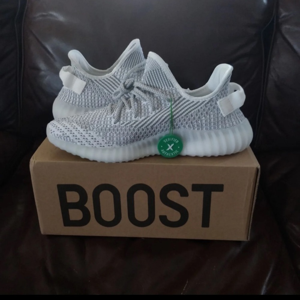 Yeezy Boost 350 v2 Static